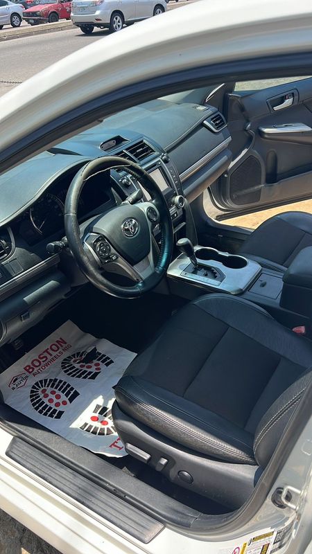 Thumbnail 3 of 2014 Toyota Camry SE